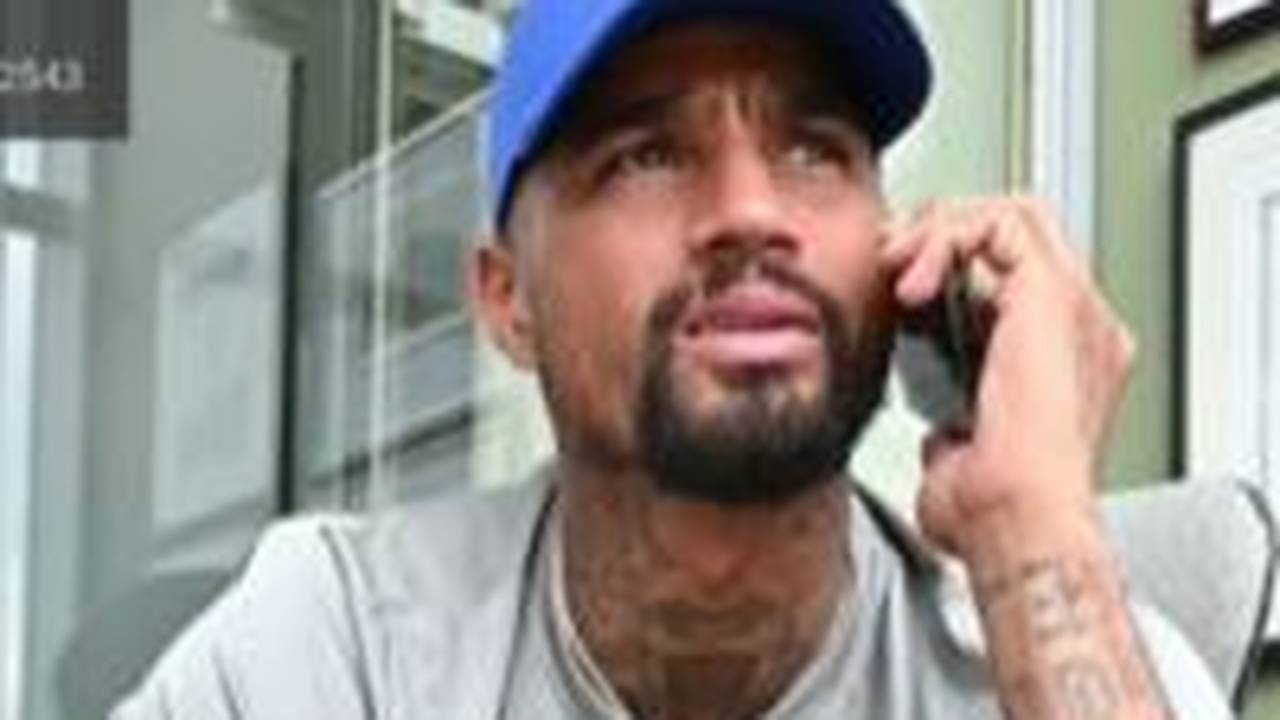 Nächster Konter! Kevin-Prince Boateng legt im Spaß-Battle gegen Max Kruse nach