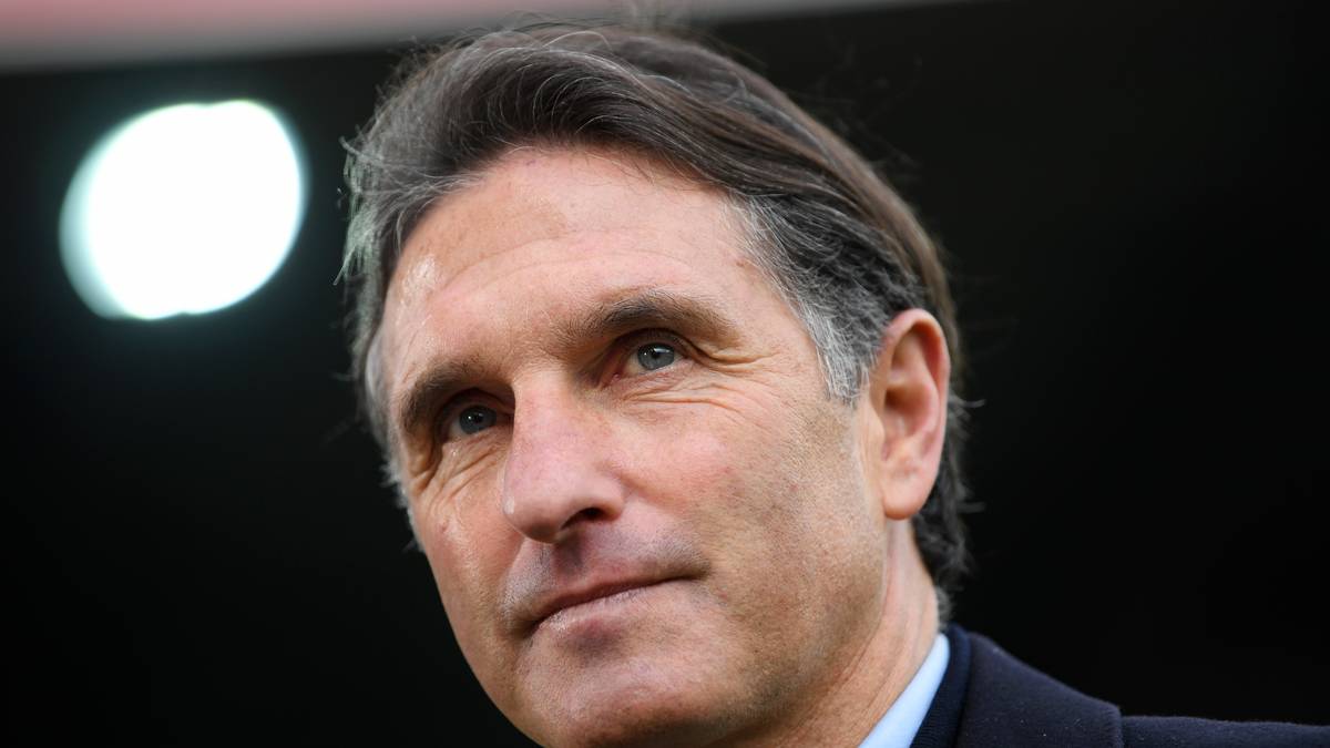 PLATZ 10 - BRUNO LABBADIA (VfL Wolfsburg): Vor neun Tagen feierte Labbadia sein einjähriges Jubiläum beim VfL Wolfsburg, am 20. Februar 2018 hatte er den Klub übernommen. Er führte die Wölfe zum Klassenerhalt, belegt aktuell sogar Rang fünf. Dennoch ist seine Zukunft völlig offen, wie er SPORT1 exklusiv verriet