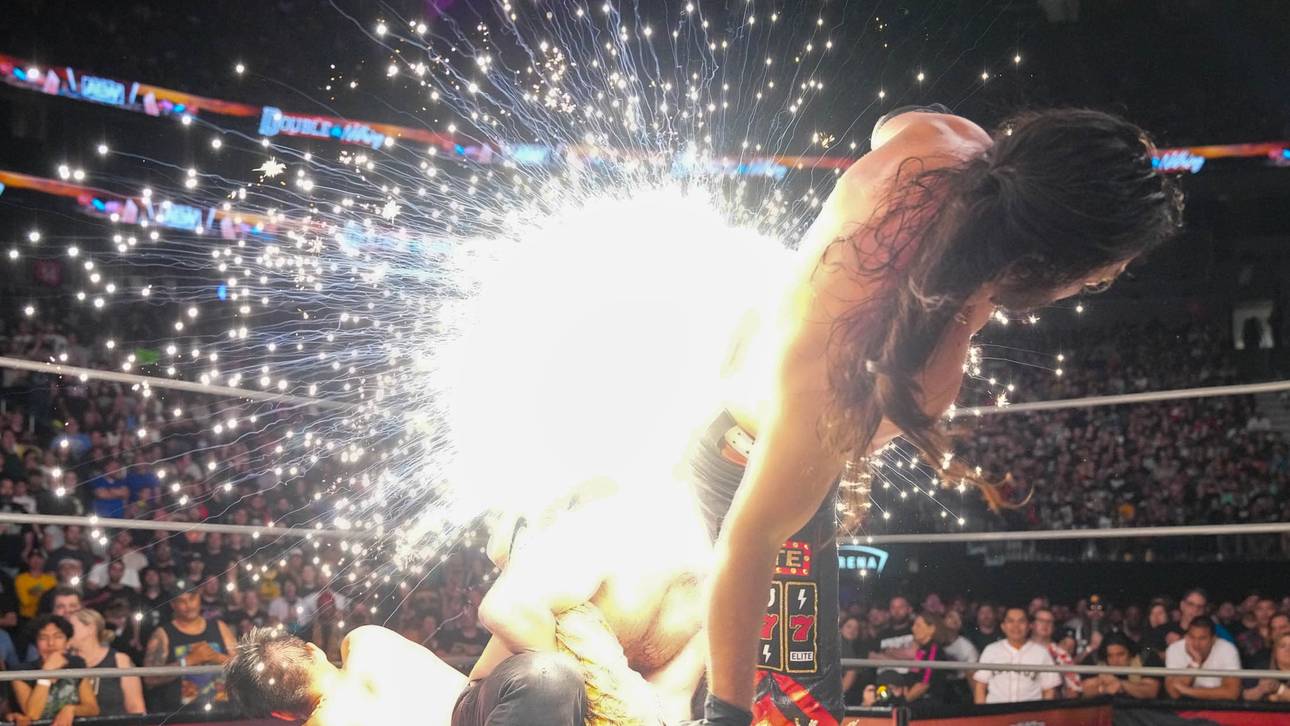 Irre Explosion im Wrestling-Ring