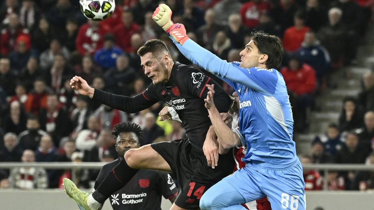 Bayer reißt Tür zum Achtelfinale auf