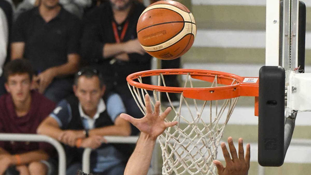 DARIO SARIC - Kroatien: Der Profi von den Philadelphia 76ers soll die Kroaten  zum Erfolg führen. In der vergangenen NBA-Saison legte Saric durchschnittlich 12,8 Punkte auf und war im Rennen um den Award als "Rookie of the Year" weit vorne