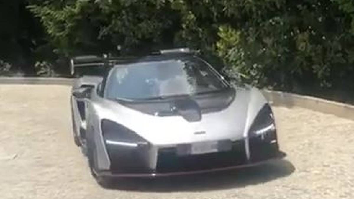 Wie der Juventus-Star auf seinem Instagram-Account zeigte, gehört nun auch ein McLaren Senna zum Fuhrpark des Portugiesen. Einen Tag nachdem er bei der Formel 1 in Monaco in der Mercedes-Garage vorbeischaute, zeigt er nun ein Modell des großen Mercedes-Rivalen