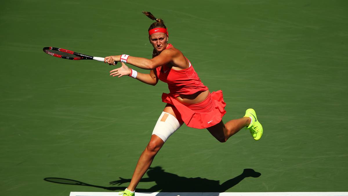 Kvitova wähnt sich denn wohl schon auf der Siegerstraße. Ist ja auch kraftvoll anzuschauen, das Tennis der zweifachen Wimbledon-Siegerin