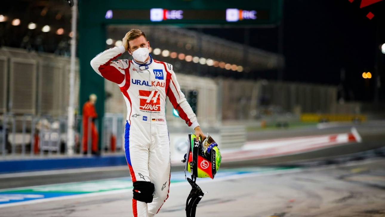 Schumachers Helm fürs Wohnzimmer