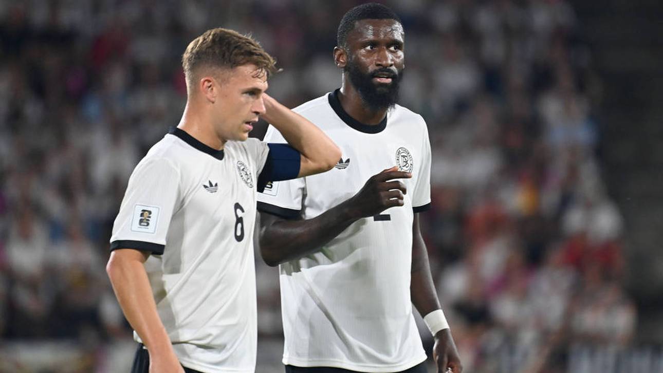 Joshua Kimmich (l.) hebt die Bedeutung von Antonio Rüdiger hervor