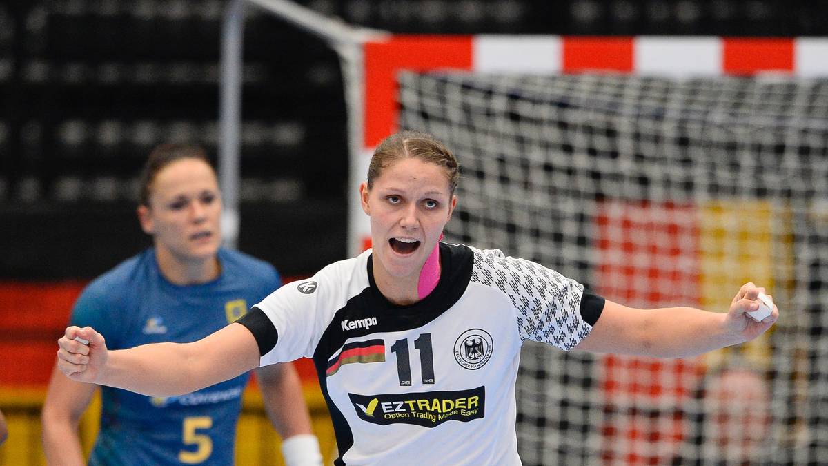 Das Potenzial der Rechtshänderin ist enorm: Mit 19 Jahren wurde sie - kurz nach ihrer Einbürgerung - bereits erstmals in den Kader der A-Nationalmannschaft berufen. Im selben Jahr wurde sie als Handball-Talent des Jahres ausgezeichnet