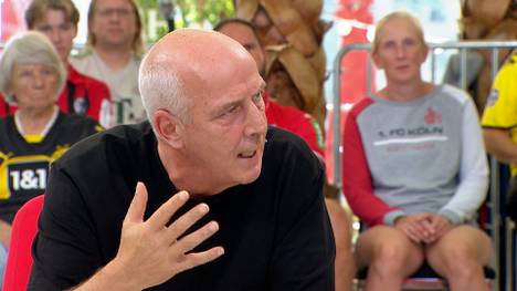 Wie kann die deutsche Nachwuchs-Arbeit wieder verbessert werden? SPORT1-Experte Mario Basler setzt zu einer Brandrede gegen die Nachwuchsleistungszentren an.