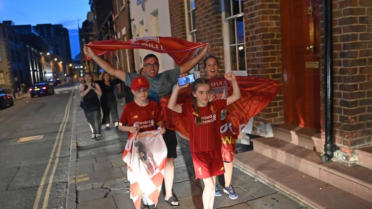 Schon während des Chelsea-Spiels zogen die Fans durch die Straßen