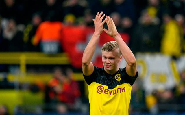 Borussia Dortmund Erling Haaland Bekommt Trikot Von Seinem Idol Michu
