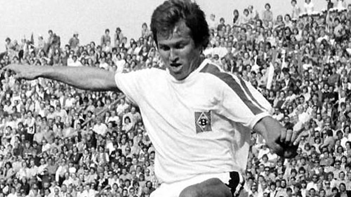 Für die Fohlen trifft Heynckes während seiner aktiven Laufbahn am laufenden Band, ist mit 195 Toren noch immer Rekordtorschütze der Borussen