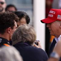 Lando Norris gewinnt das Formel-1-Rennen von Miami. Im Anschluss beglückwünscht Ex-US-Präsident Donald Trump dem McLaren-Fahrer. Sein Team veröffentlicht daraufhin ein Statement.