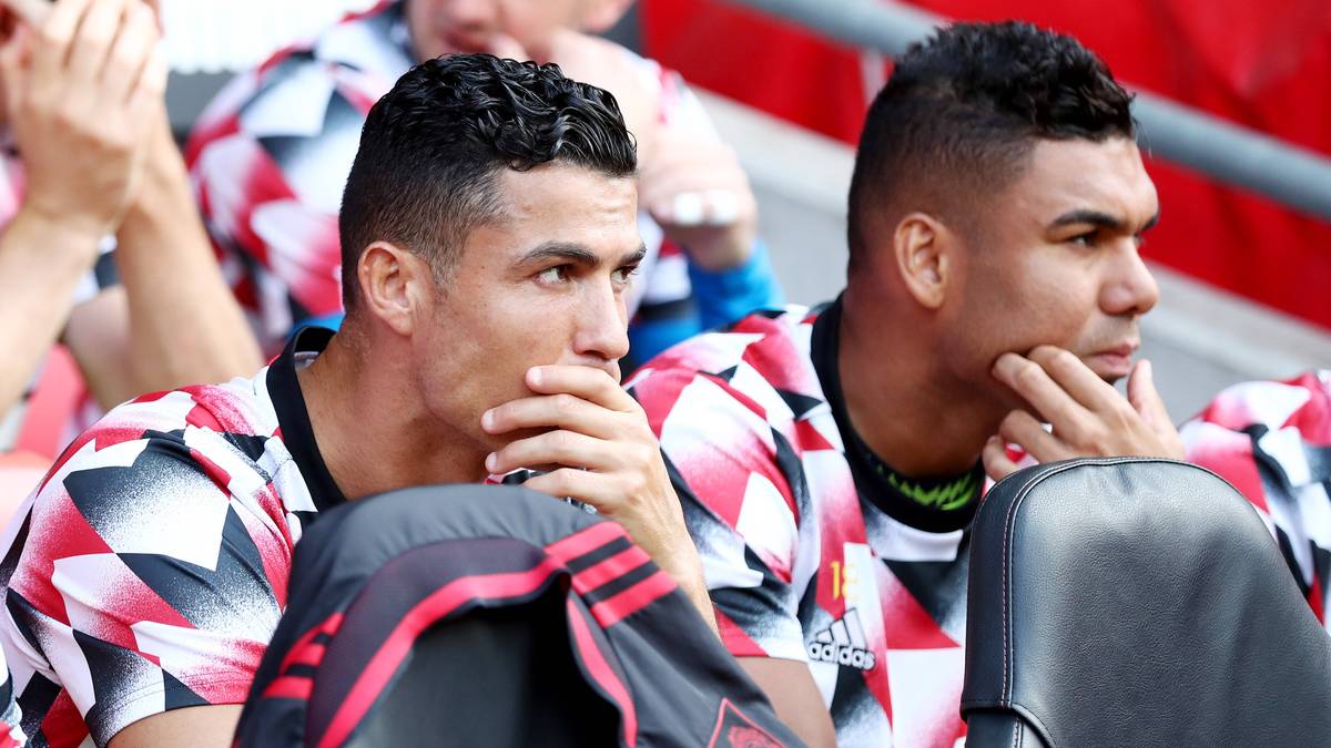 Cristiano Ronaldo und Casemiro sitzen nur auf der Bank