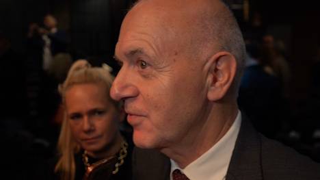 DFB-Präsident Bernd Neuendorf spricht über die bevorstehende WM-Auslosung. Dabei macht er deutlich, dass es bei einer Weltmeisterschaft keine leichten Gegner gibt und niemand unterschätzt werden darf.