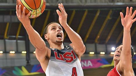 Stephen Curry (l.) führt Team USA gegen Mexiko mit seinen 20 Punkten ins WM-Viertelfinale 2014