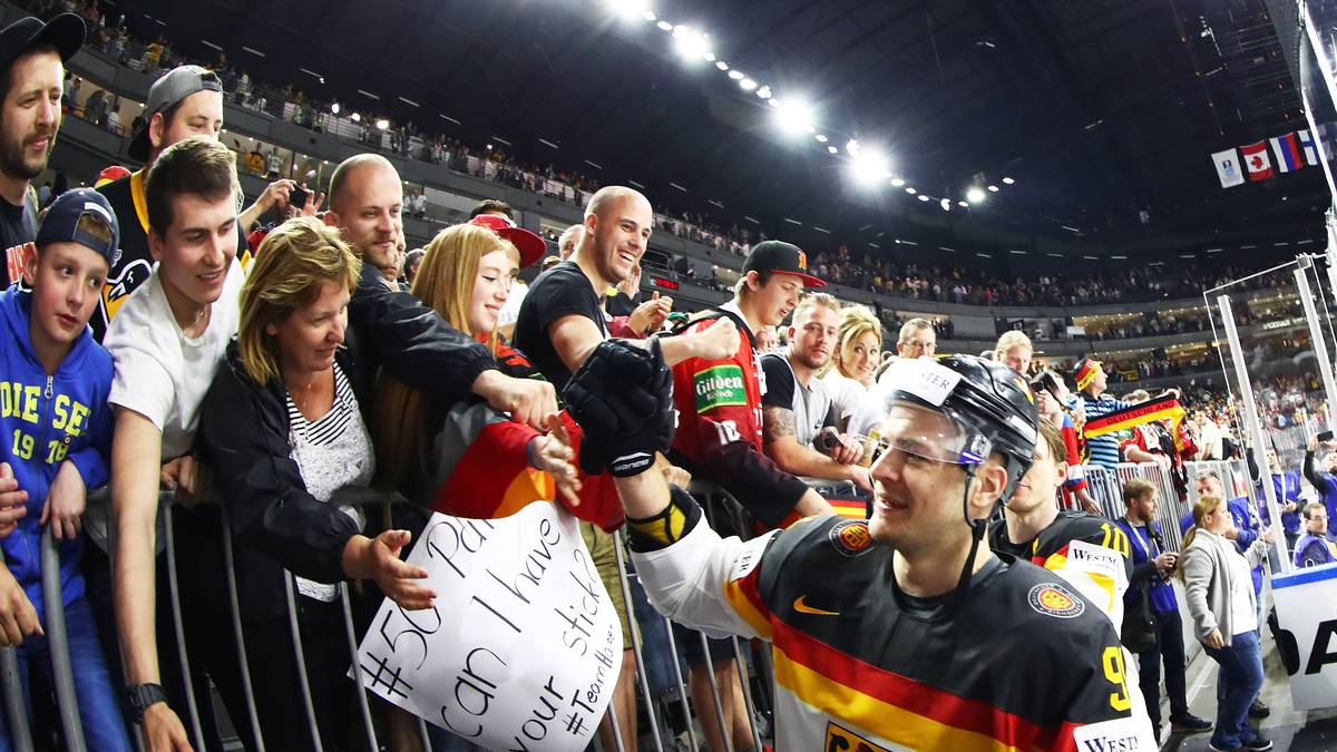 MORITZ MÜLLER: Der Ehemann von Nadja Eichin, Tochter des einstigen Werder- und Löwen-Managers Thomas Eichin, agiert seit 2007 in der A-Nationalmannschaft auf dem Eis. Er spielt solide, sichere Pässe und bringt die nötige Aggressivität in den Zweikämpfen an der Bande mit
