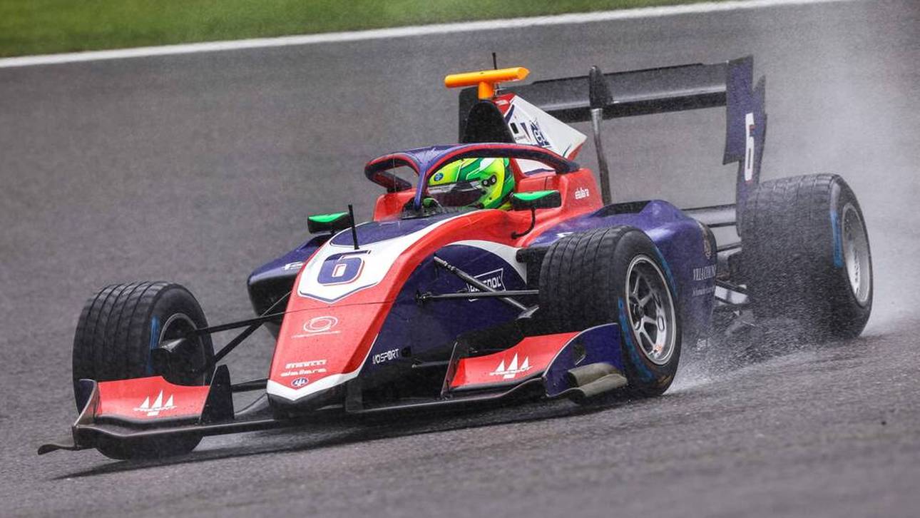 Schumacher rast in 1. Startreihe