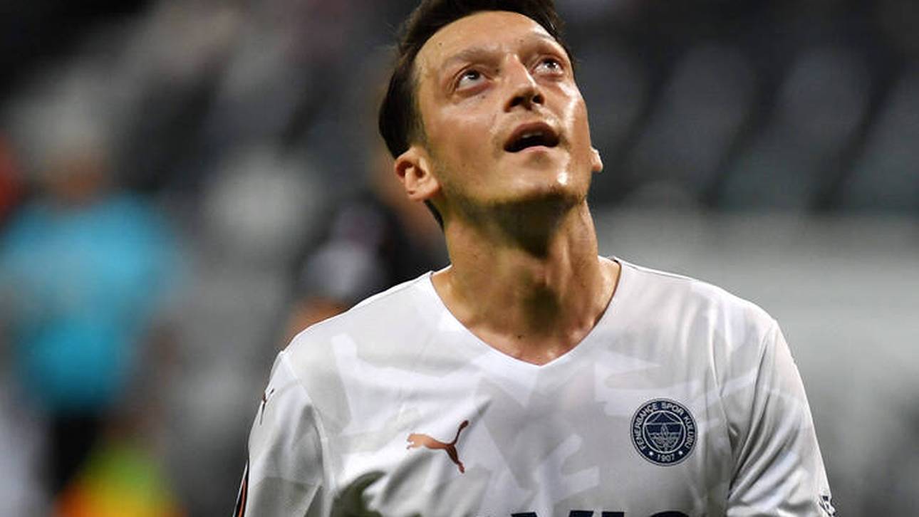 Özil gratuliert Ex-Klub Schalke