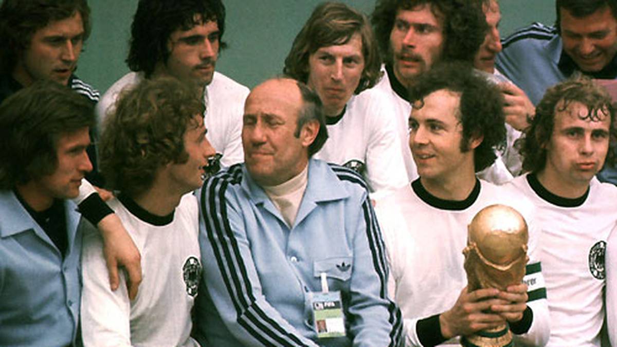 1974 feiert Heynckes seinen größten Triumph als Spieler und wird mit Deutschland Weltmeister