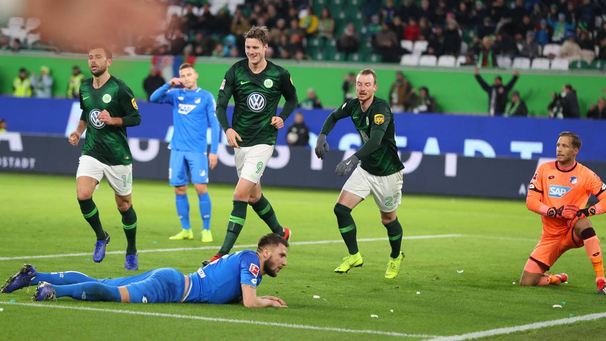 14. SPIELTAG - Die Partie in Wolfsburg wird Hoffenheims Ermin Bicakcic nicht so schnell vergessen. Nach der Führung der Gäste erzielt der Verteidiger mit einem spektakulären Flugkopfball das Eigentor der Hinrunde, ehe er kurz darauf einen Schuss unhaltbar abfälscht. Zumindest rettet sein Team am Ende noch ein 2:2-Remis