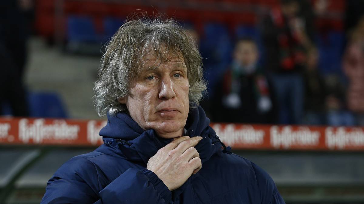GERTJAN VERBEEK: Trainierte den "Club" schon in der Saison 2013/14, wurde dort aber drei Spieltage vor Saisonende entlassen. Anschließend beim VfL Bochum und in seiner Heimat bei Twente Enschede aktiv