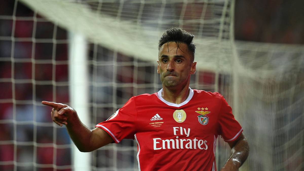 HÄNGENDE SPITZE: JONAS - Fehlte bis in den Dezember mit einer Knöchelverletzung, deshalb noch ohne Champions-League-Einsatz. In der Vorsaison mit 32 Toren und 14 Assists (!) in 34 Liga-Spielen. Hoffnungsträger, aber schon wieder angeschlagen. Einsatz fraglich.

