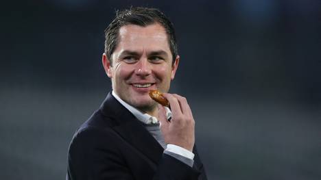 Der VfL Wolfsburg will sich mit einfachen Dingen aus der Krise kämpfen. „Natürlich spielt sich Fußball im Kopf ab. Sicherheit und Vertrauen holt man sich durch einfachen, klaren und zielstrebigen Fußball“, sagte Sport-Geschäftsführer Marcel Schäfer nach dem 0:4 bei Borussia Mönchengladbach.