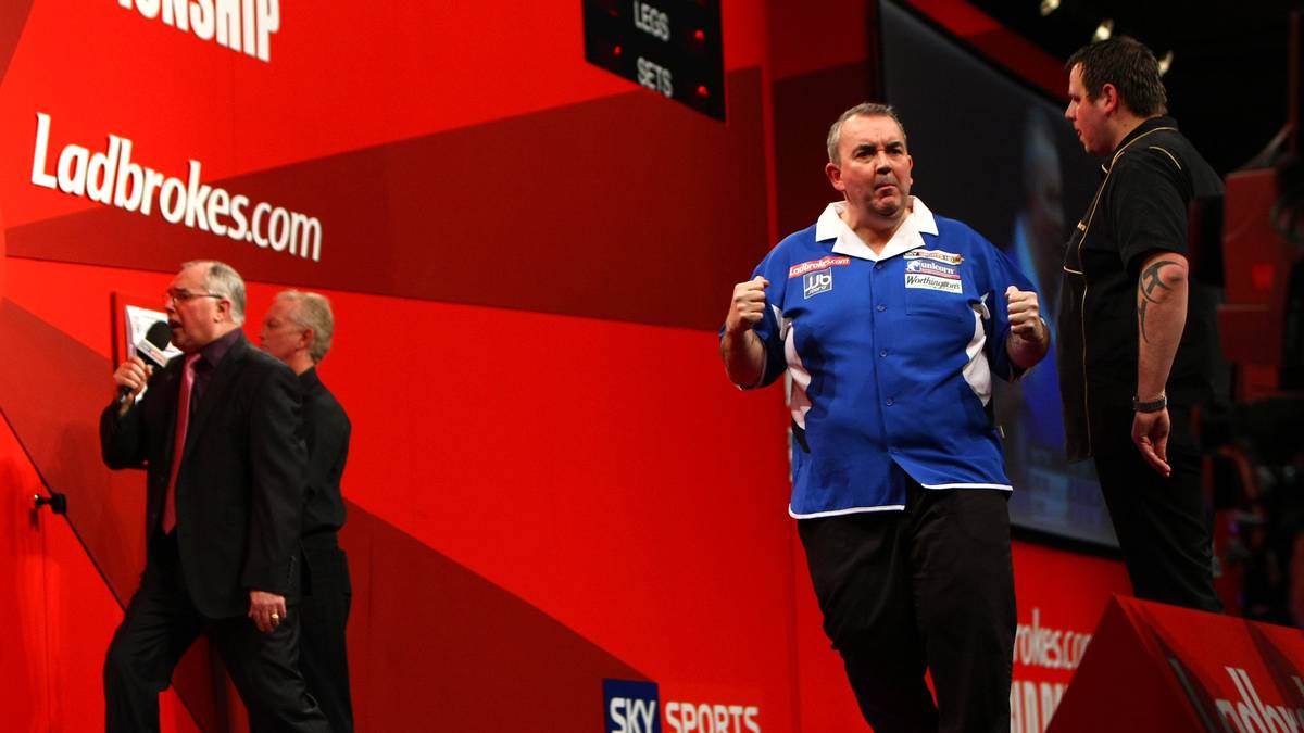 Im Halbfinale ließen die beiden die 180er nur so regnen, Lewis übertraf mit seinen 110,99 Punkten im Schnitt Taylor (109,76) sogar minimal, trotzdem holte sich "The Power" den 16:9-Sieg im Duell der Power-Scorer