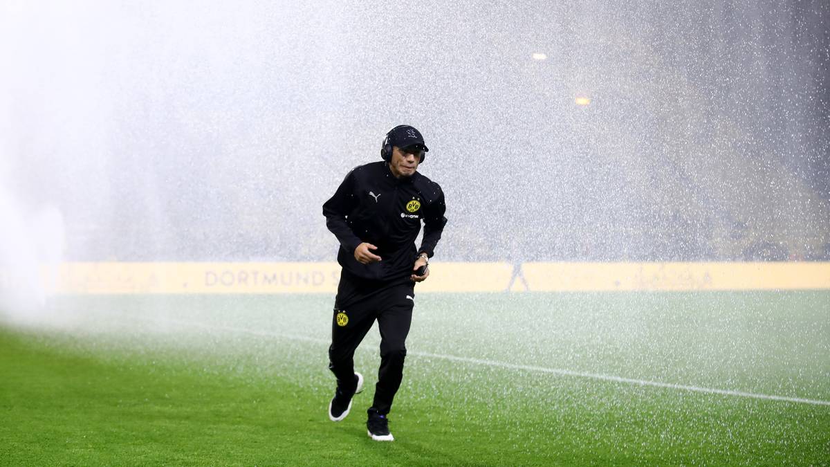 Ein möglicher Ersatz wäre daher HAKIMI, der bereits in der Vorbereitung einige Male auf Rechtsaußen getestet wurde