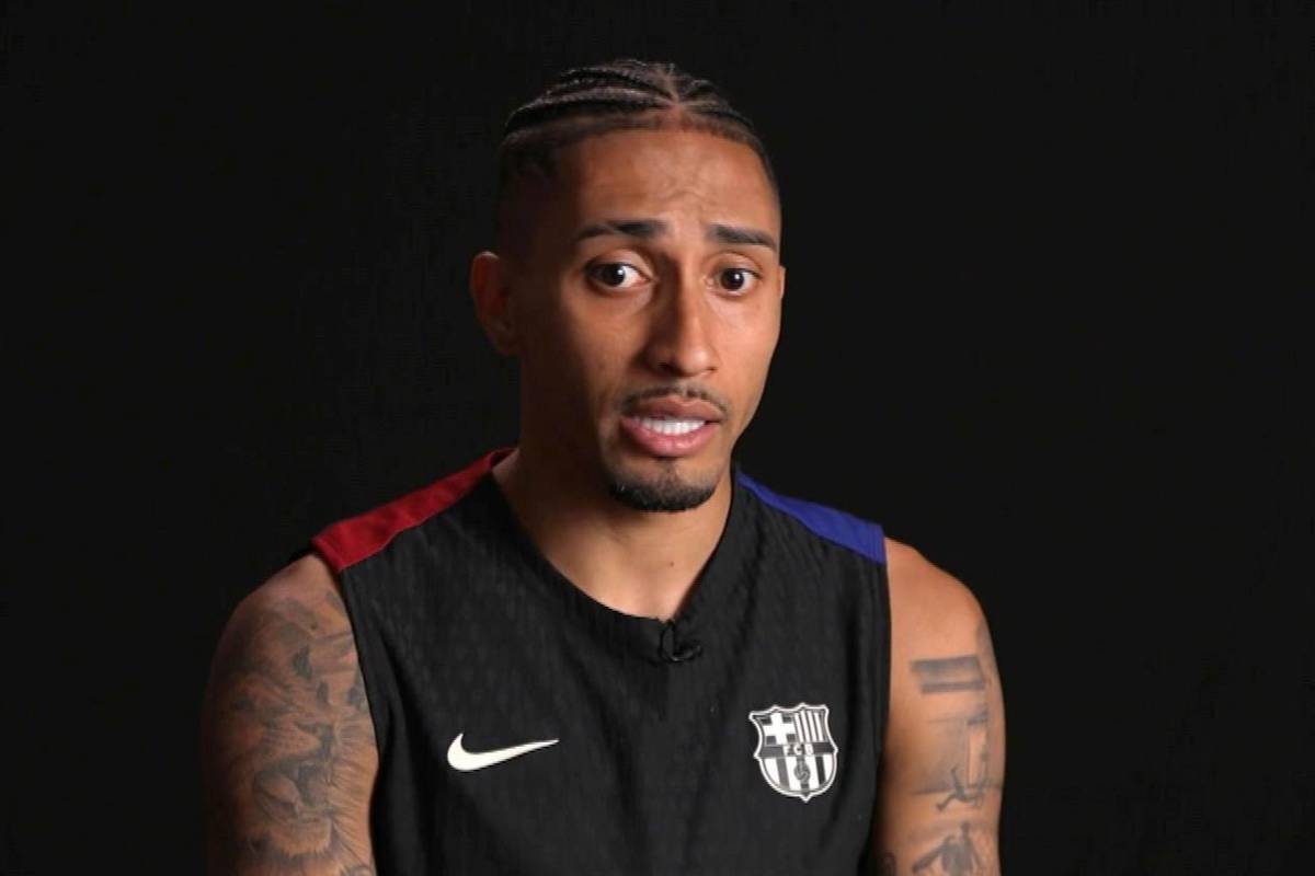 Barcelonas Raphinha spricht über seinen harten Weg von der brasilianischen Favela bis hin zur Weltspitze und erklärt, warum Barça-Trainer Flick entscheidend für seinen Erfolg ist.