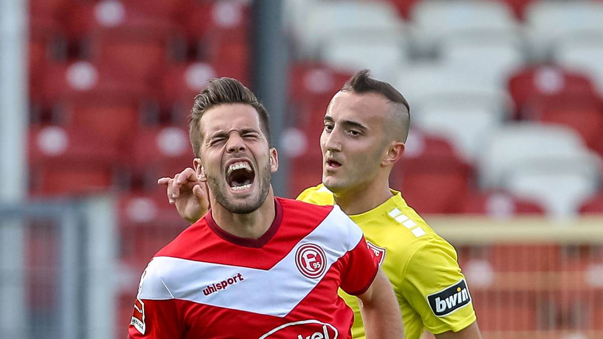 Jetzt ist Yesil (r.) zurück in seiner Heimat Krefeld. 2018 schloss er sich dem KFC Uerdingen an, das Intermezzo dauerte allerdings nur zehn Monate. Seit Saisonbeginn ist Yesil vereinslos, hält sich wie Kurz in einer Krefelder Trainingshalle fit 