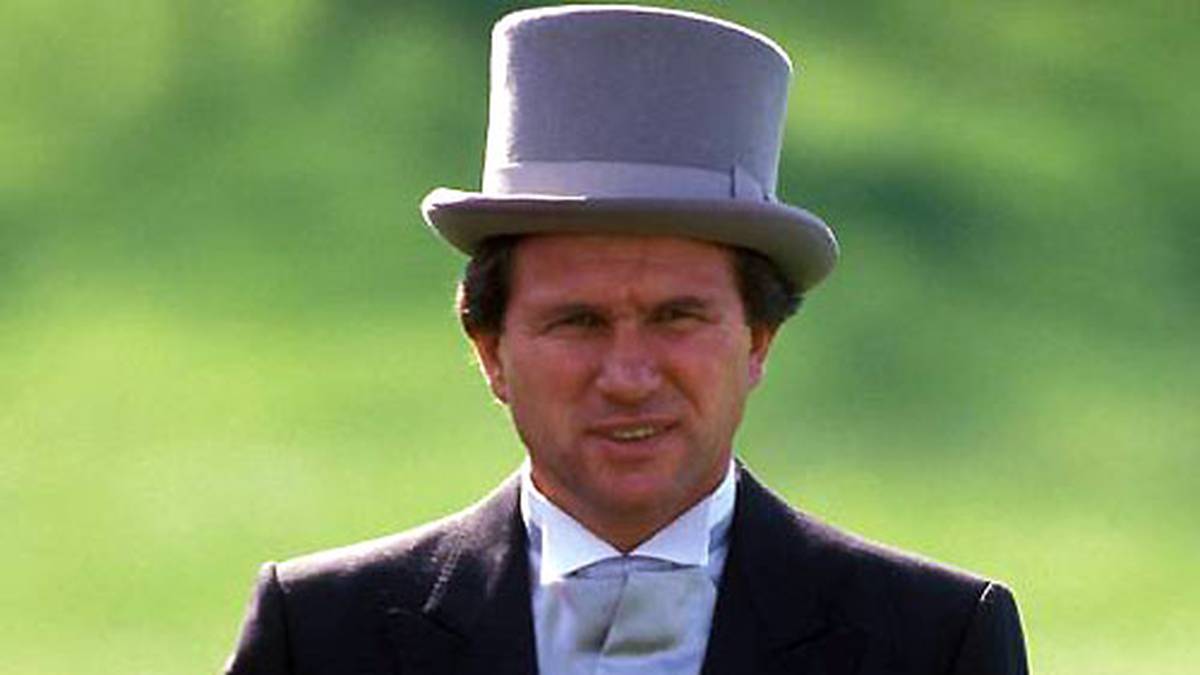 Da kann man sich dann gern mal in Schale werfen: Heynckes gibt auch mit Zylinder eine gute Figur ab