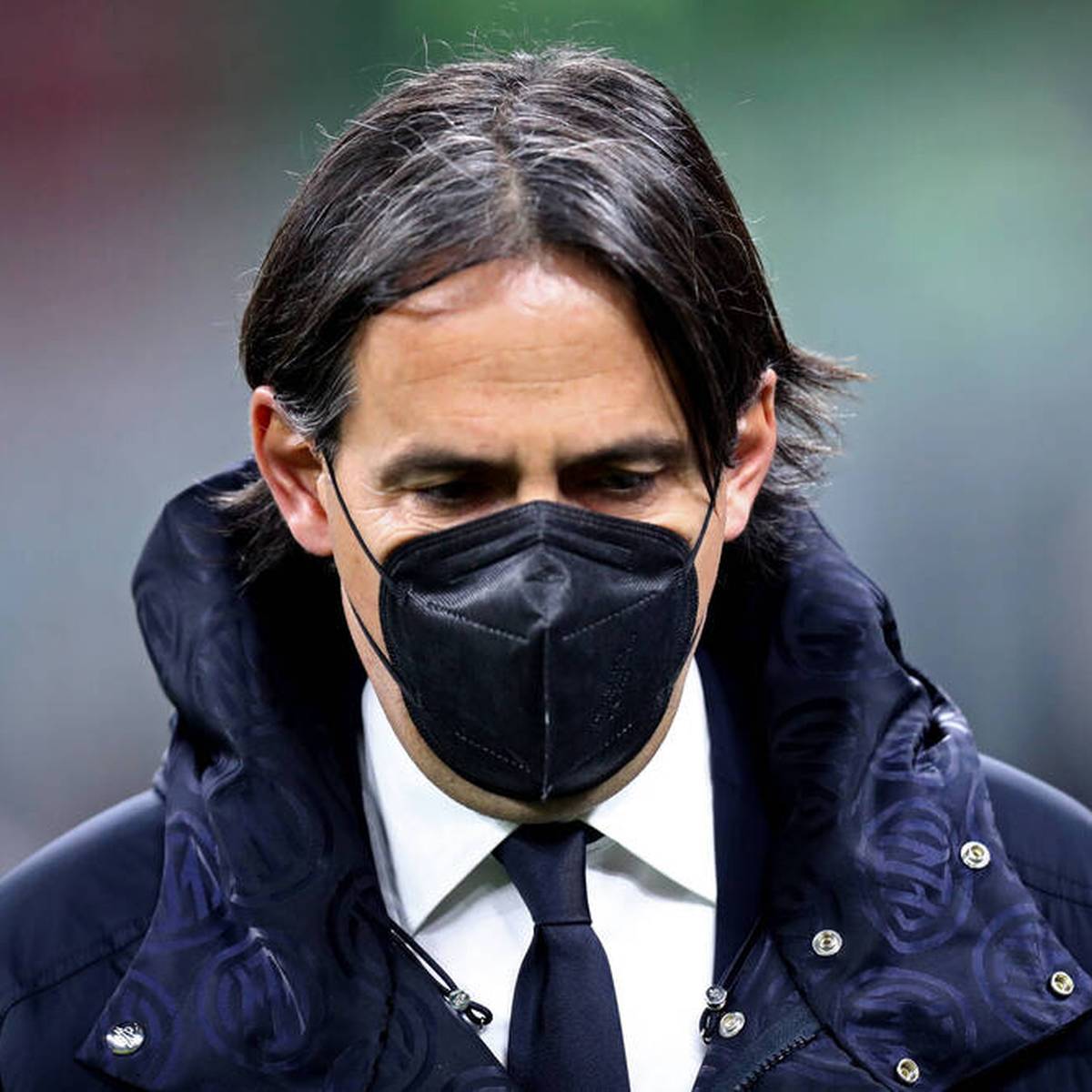Trainer Simone Inzaghi von Inter Mailand ist am Montag positiv auf das Coronavirus getestet worden. Der 45-Jährige befindet sich in Isolation.