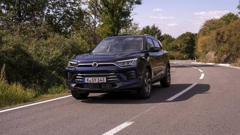 Optisch macht der Korando kaum noch einen Unterschied zum VW Tiguan oder Toyota RAV4. Mit einem Grundpreis von 22.990 Euro ist er jedoch deutlich günstiger