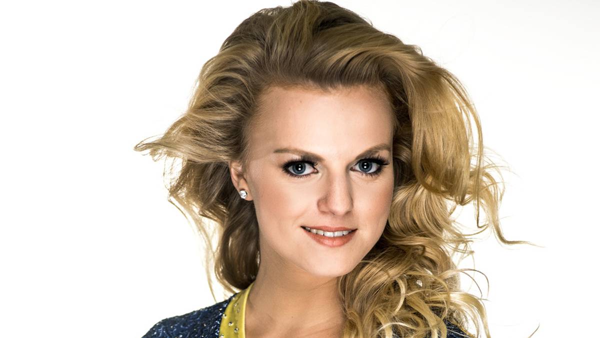 Toni bestreitet bereits ihre sechste Saison mit ALBA Berlin. Wenn sie ihr Team nicht gerade zum Sieg begleitet, arbeitet sie im Verkaufsbereich und studiert nebenbei.