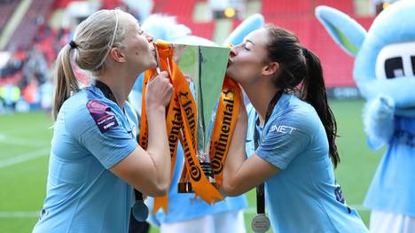 Arsenal v Manchester City Women - FA Women's Continental League Cup Final