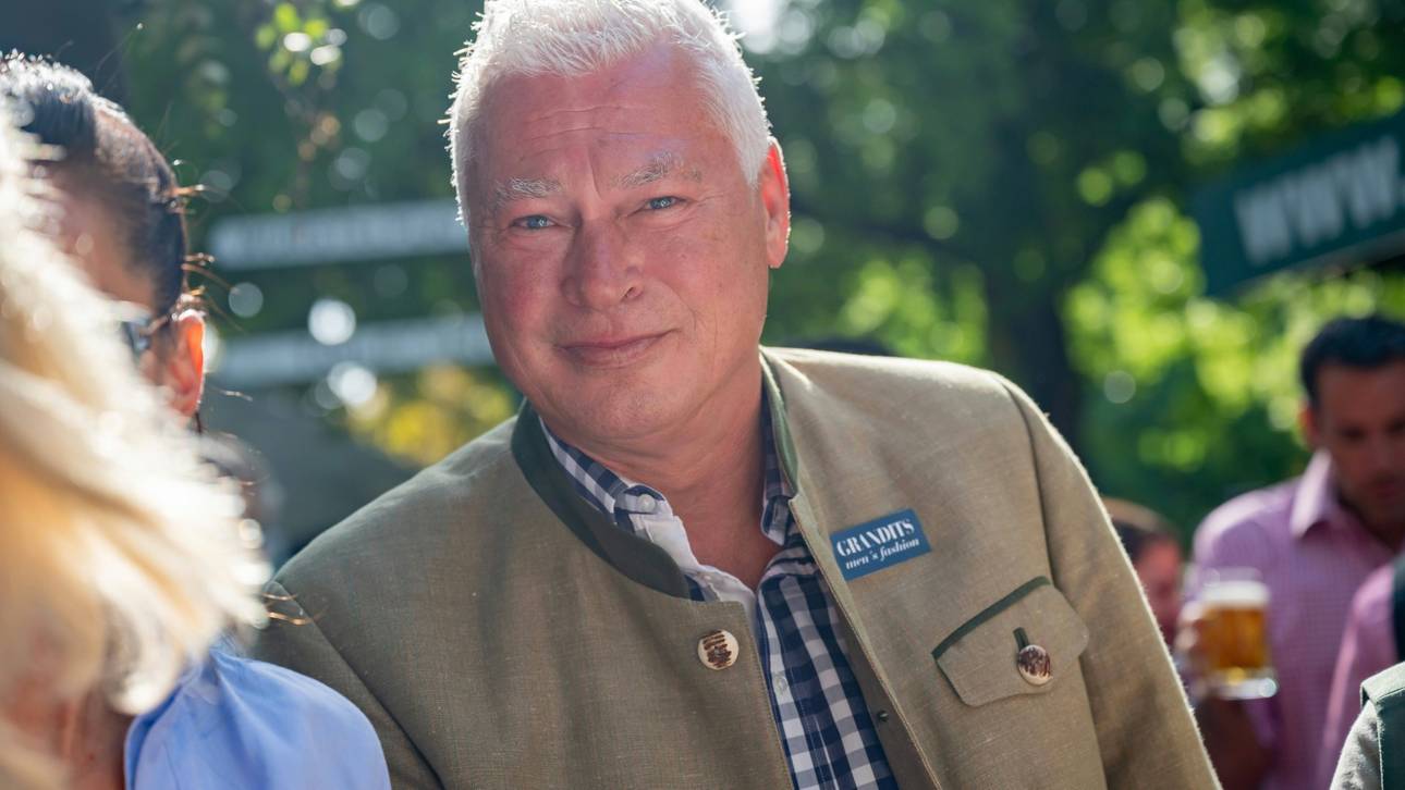 Polster nach Magendurchbruch „erfolgreich operiert“