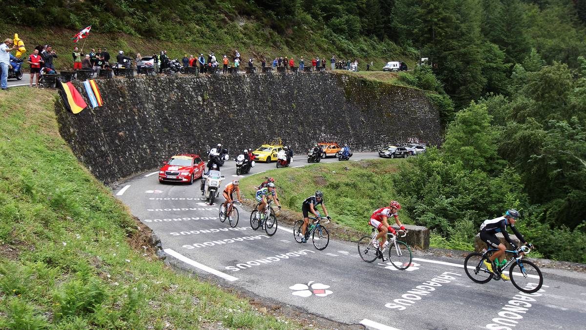 Kurios: Obwohl kein Anstieg in der 116-jährigen Geschichte der Tour de France häufiger im Programm stand, endet die Etappe in diesem Jahr erst zum dritten Mal nach 1974 und 2010 auf dem Gipfel