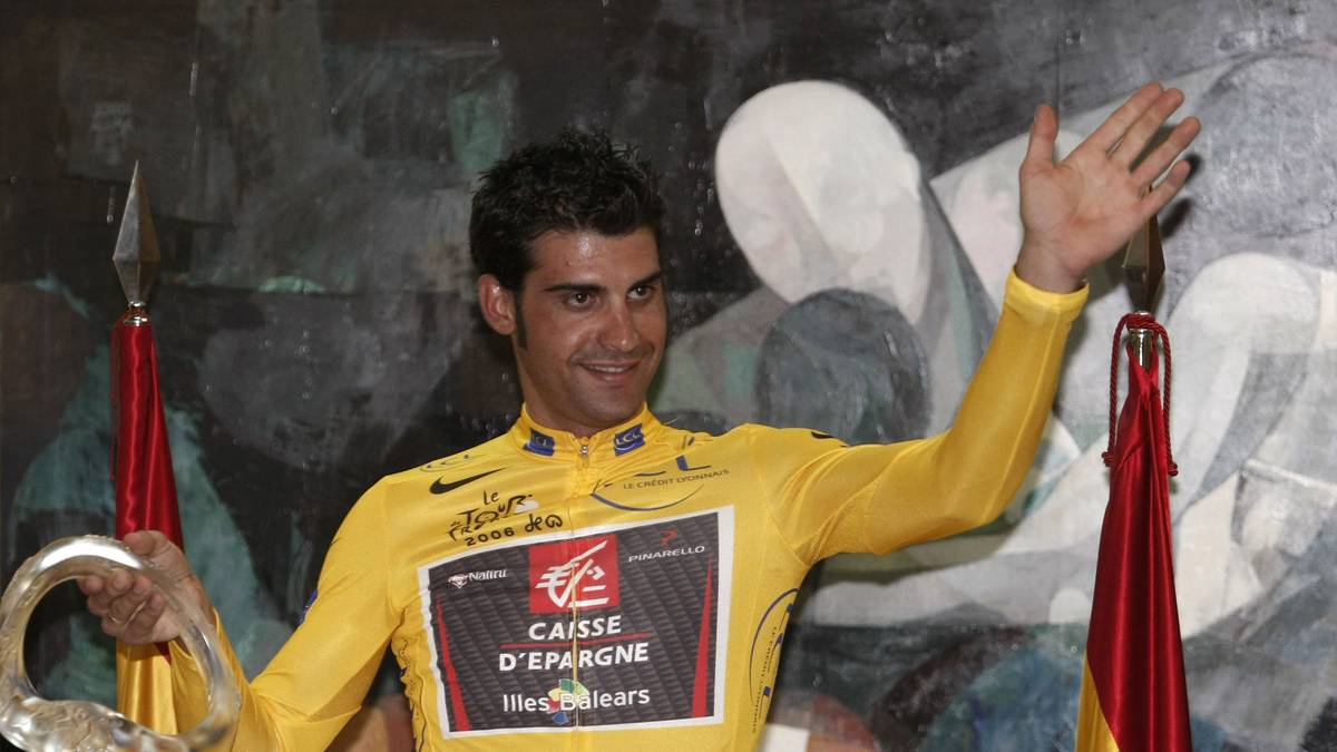 Nach einem Verfahren erkennt der Weltradsportverband UCI Landis den Titel schließlich ab und ernennt den Spanier Oscar Pereiro (im Bild) zum Sieger. Auch der Spanier wird bei dieser Tour positiv auf Salbutamol getestet, kann aber ein Attest für ein Asthmamittel, in dem der Wirkstoff enthalten ist, vorweisen