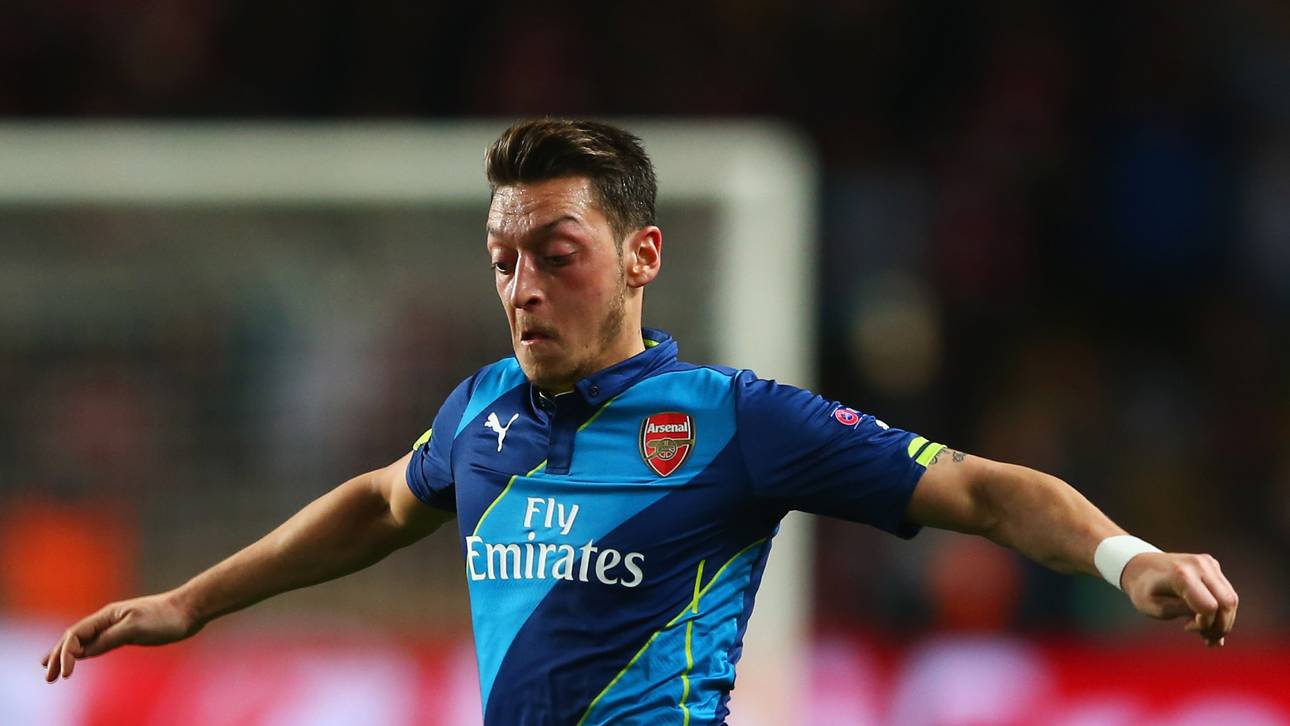 Özil kontert Kritik an Trikottausch