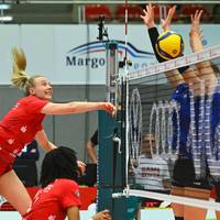In der Volleyball-Bundesliga der Frauen fliegen in den Playoffs die Bälle. SPORT1 überträgt ausgewählte Topspiele LIVE im TV und Stream.