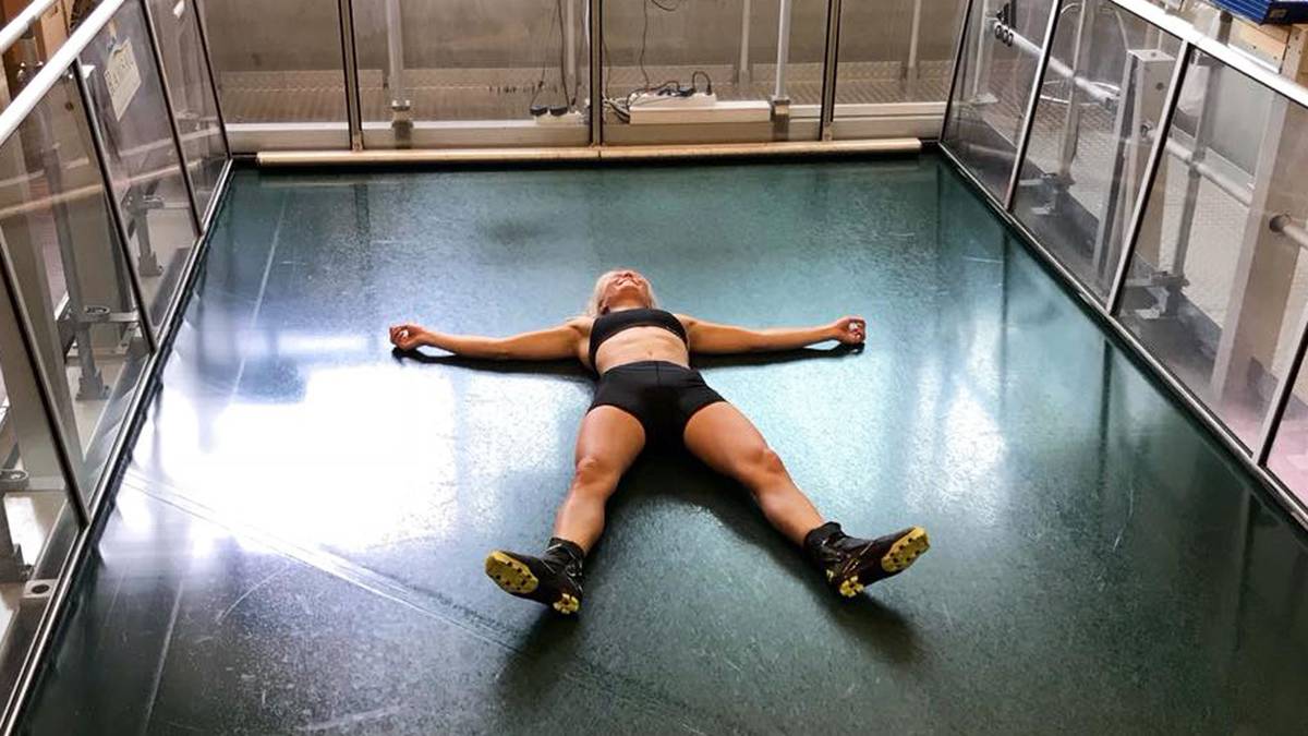 Aber auch Laukkanen trainiert fleißig. Am Ende des Krafttrainings ist sie völlig fertig. Im Winter wird sich zeigen, ob sich die Quälerei gelohnt hat 