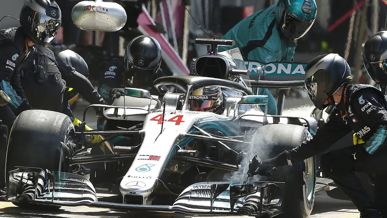 Mercedes baut Technik-Abteilung um