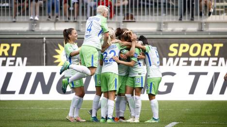 VfL Wolfsburg v SGS Essen - Allianz Frauen Bundesliga