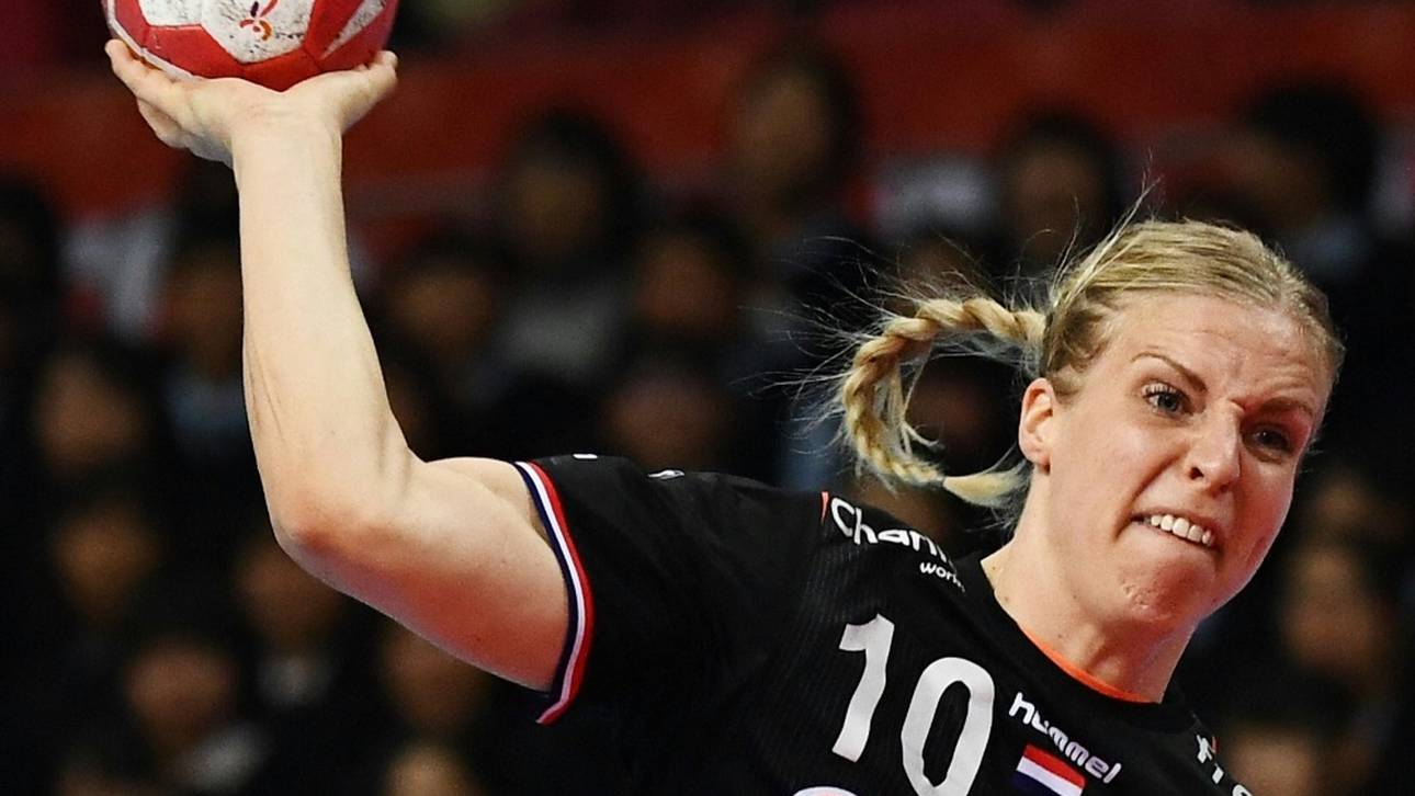 Snedler schwer am Knie verletzt