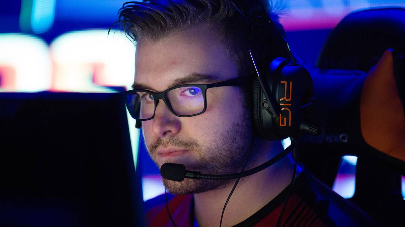 mouz bleibt Tabellenführer der EPL