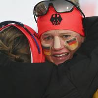Angeführt von Katharina Hennig und Victoria Carl ist die deutsche Skilanglauf-Staffel als Zweite erstmals seit 2017 auf ein Weltcuppodest gestürmt.