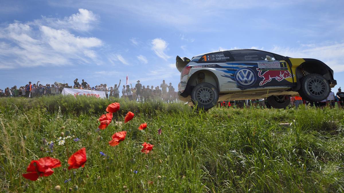 Fast schon idyllisch wirkt die Aufnahme von Seriensieger Ogier in Polen. Ob der Franzose auch vom 1. bis 7. Juli 2016 die Blumen leben lässt?
