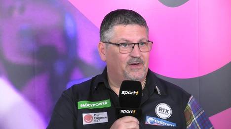 Gary Anderson spricht im Interview äußerst sympathisch über seinen 50. Sieg der Darts-WM-Geschichte und darüber, dass er "schon alt" sei. 
