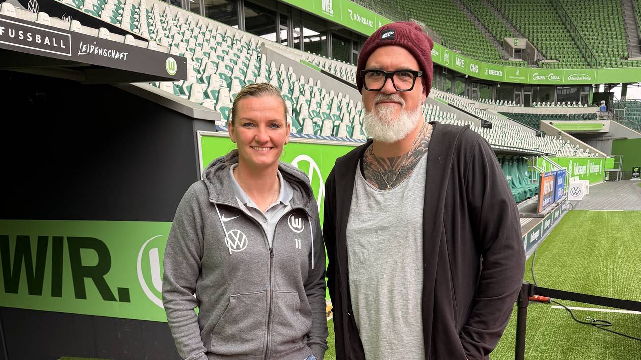 SPORT1-Reporter Reinhard Franke mit Alexandra Popp