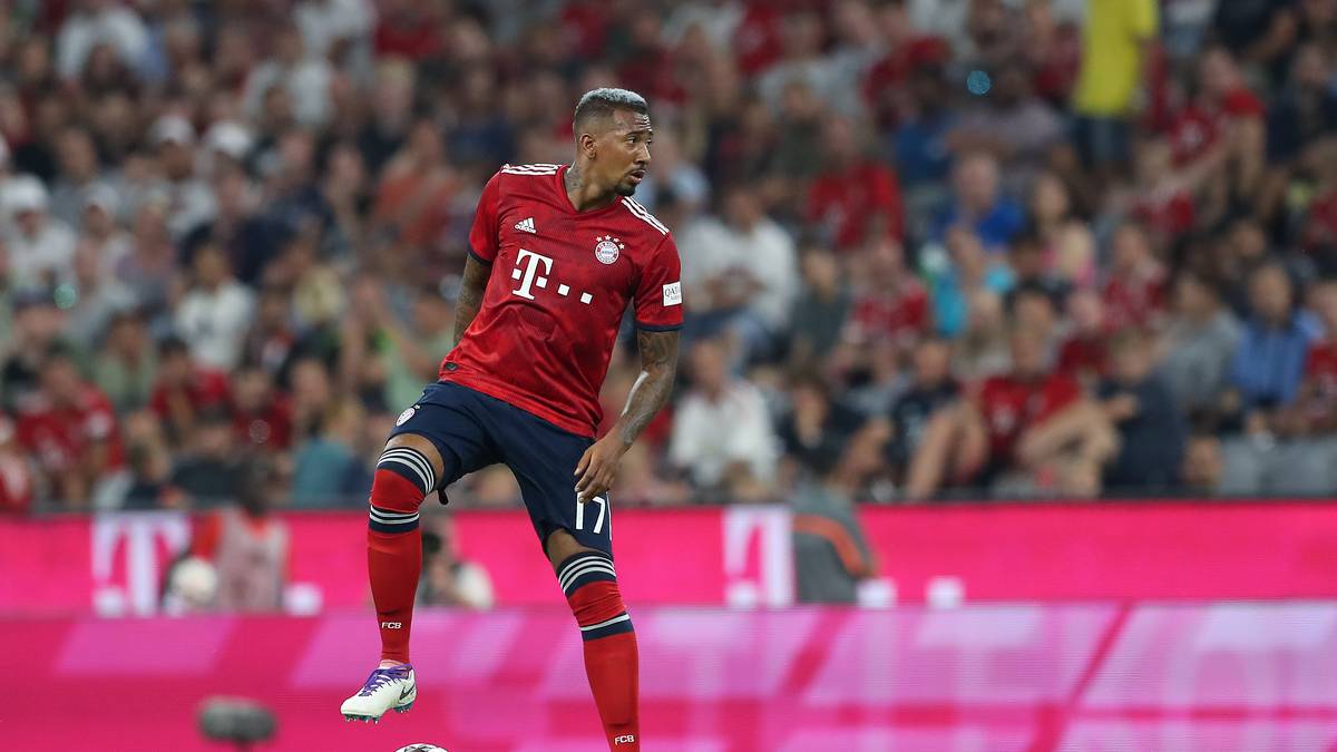 JEROME BOATENG: Will Bayern am liebsten verlassen. Wenn, dann wohl zu PSG. Sein Wechsel scheint nur noch eine Frage des Geldes zu sein. Bayern fordert 50 Millionen Ablöse. Möglich, dass Boateng gegen Frankfurt deshalb nicht spielen wird. Verletzt er sich, ist der Deal wohl geplatzt. Ansonsten eigentlich gut in Form. Gegen Manchester eine Halbzeit lang stark. Supercup-Form: 80 Prozent